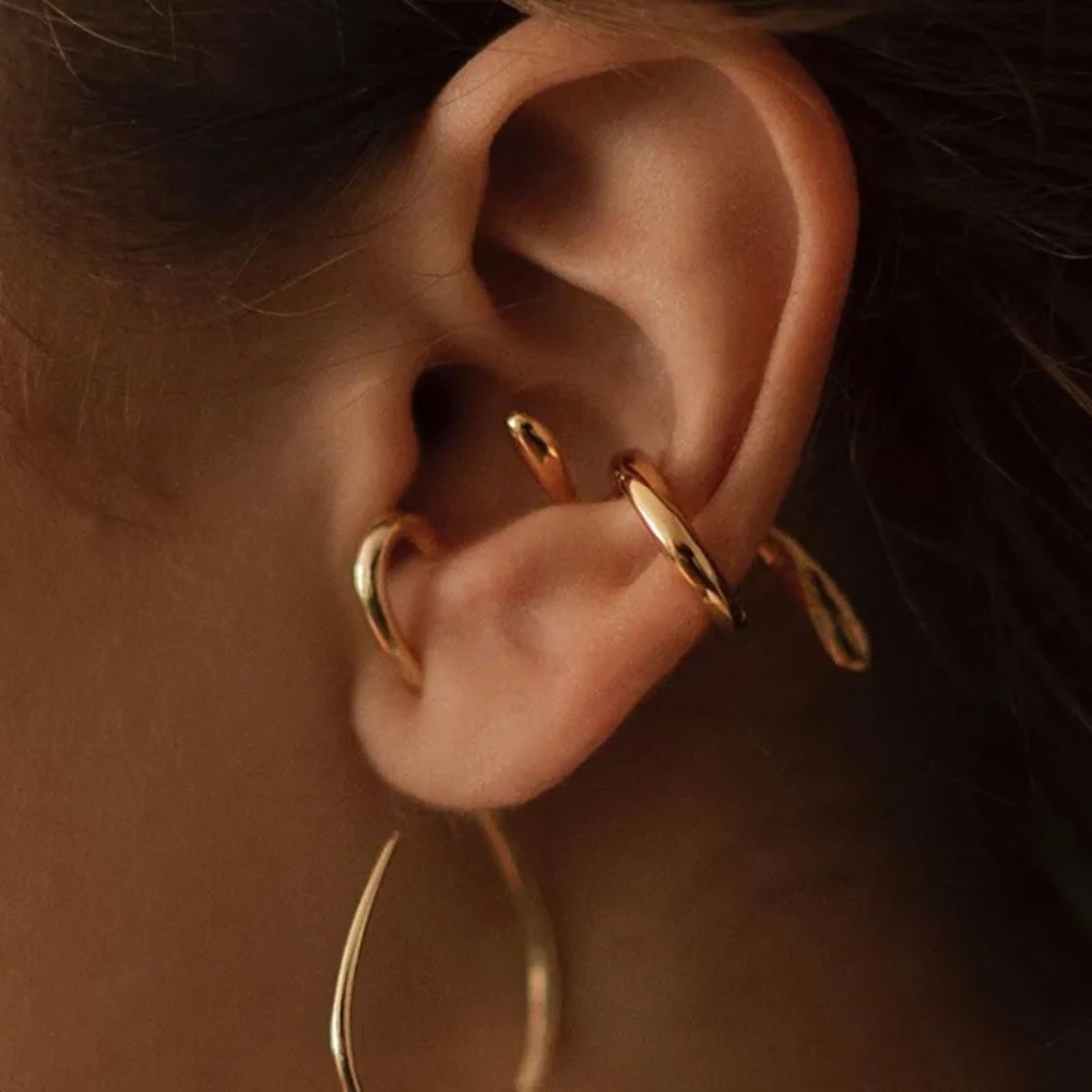 Spiral Illusion Ear Wrap